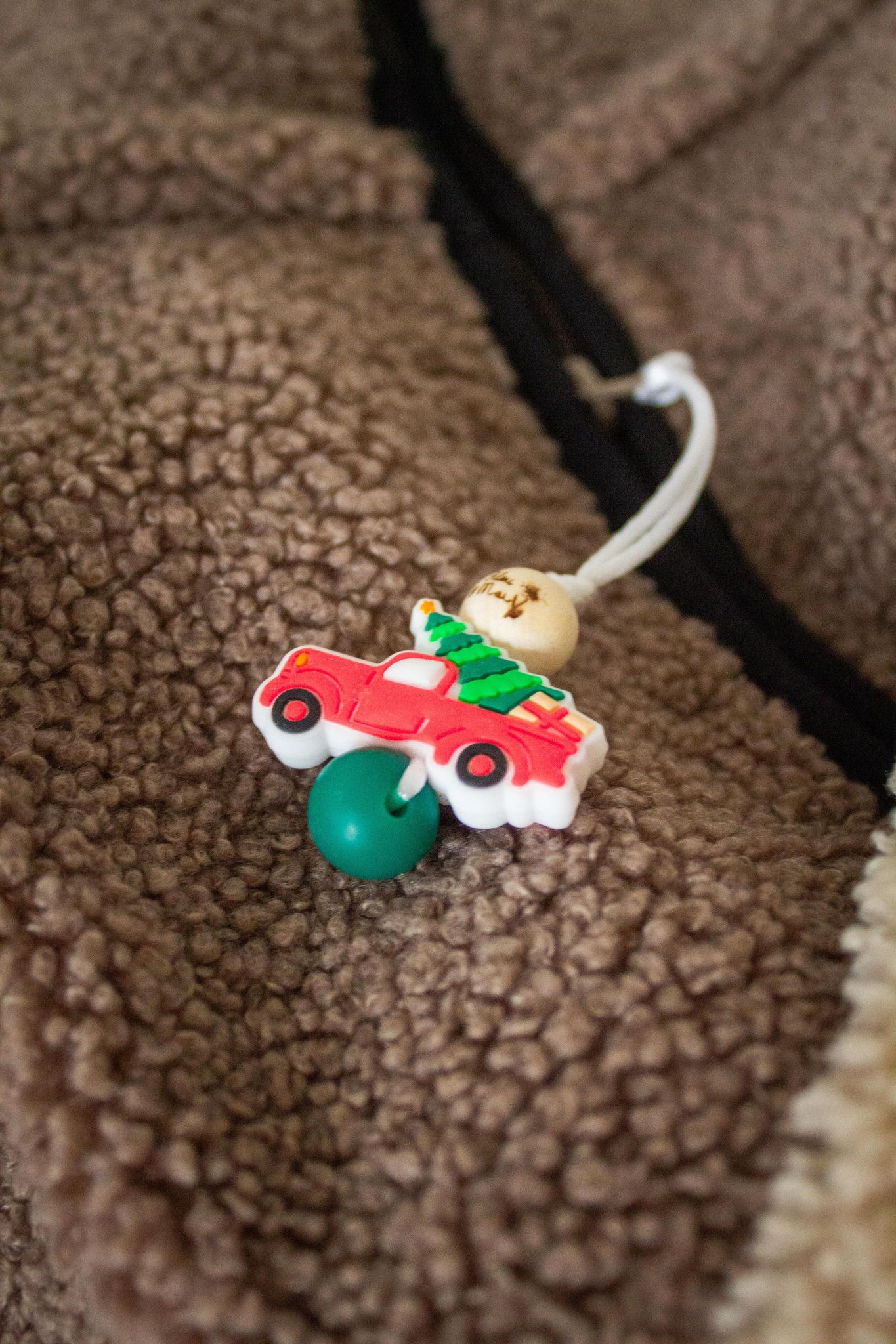 Ami zip collection de noël 2024 - camion de noël