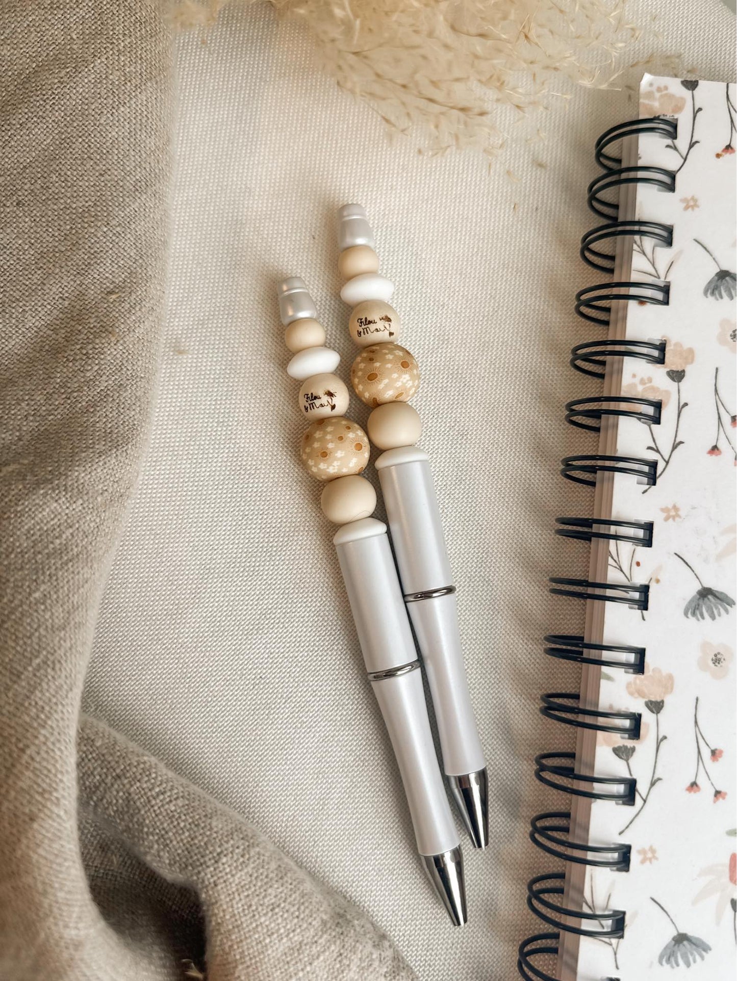 Crayons - fleurs délicates