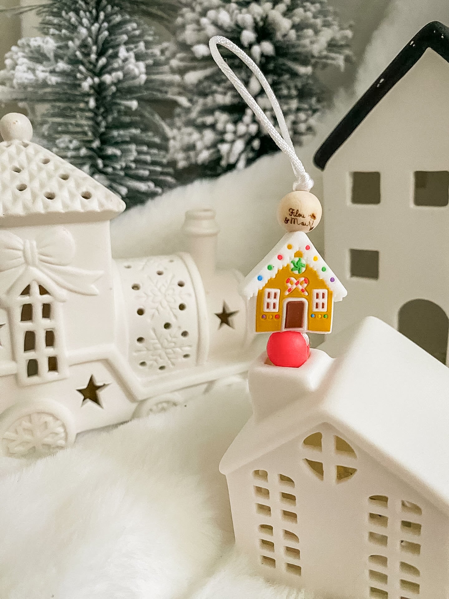 Ami zip de la collection noel 2023 - maison en pain d'épices