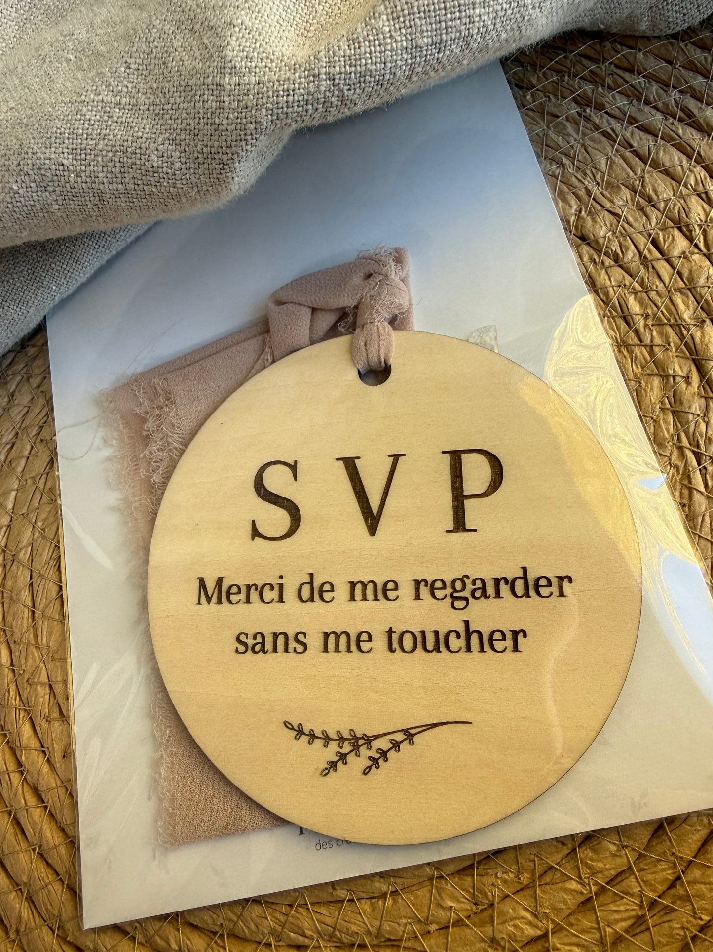 Affiche; STOP; ne pas me toucher