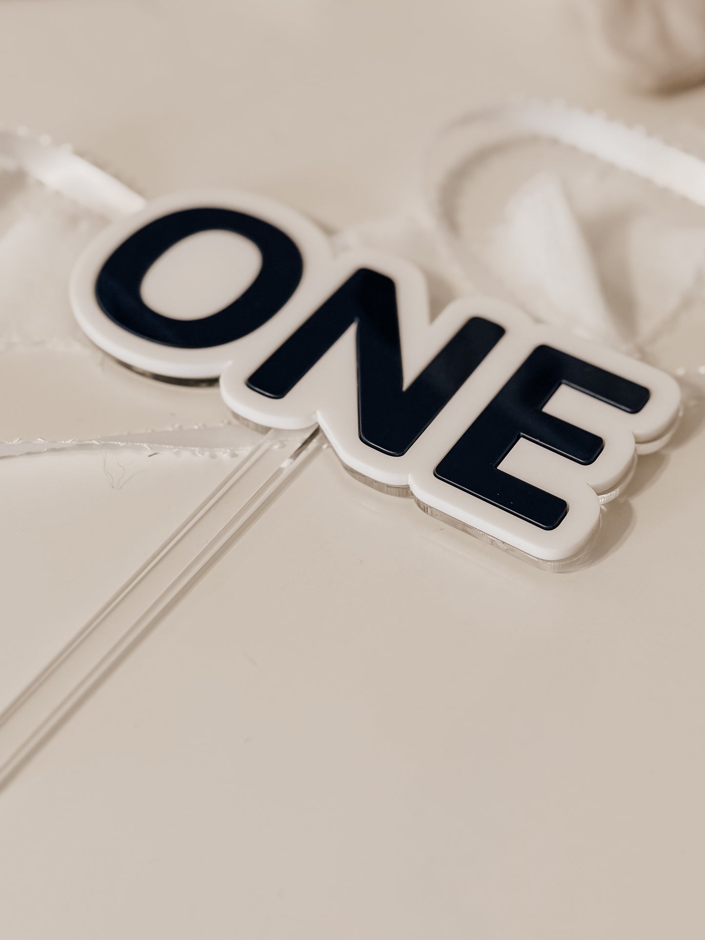Cake topper ONE