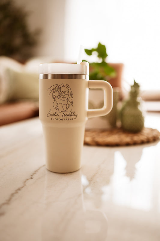 Gravure logo sur tasse - prêt à partir