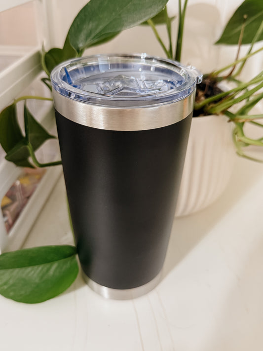 Gravure logo sur tasse - prêt à partir