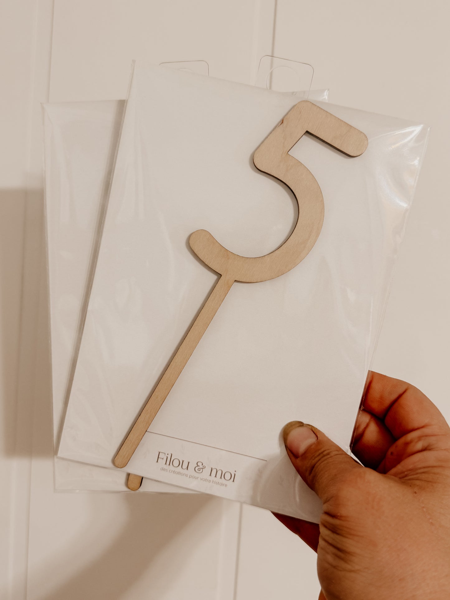 Chiffre cake topper