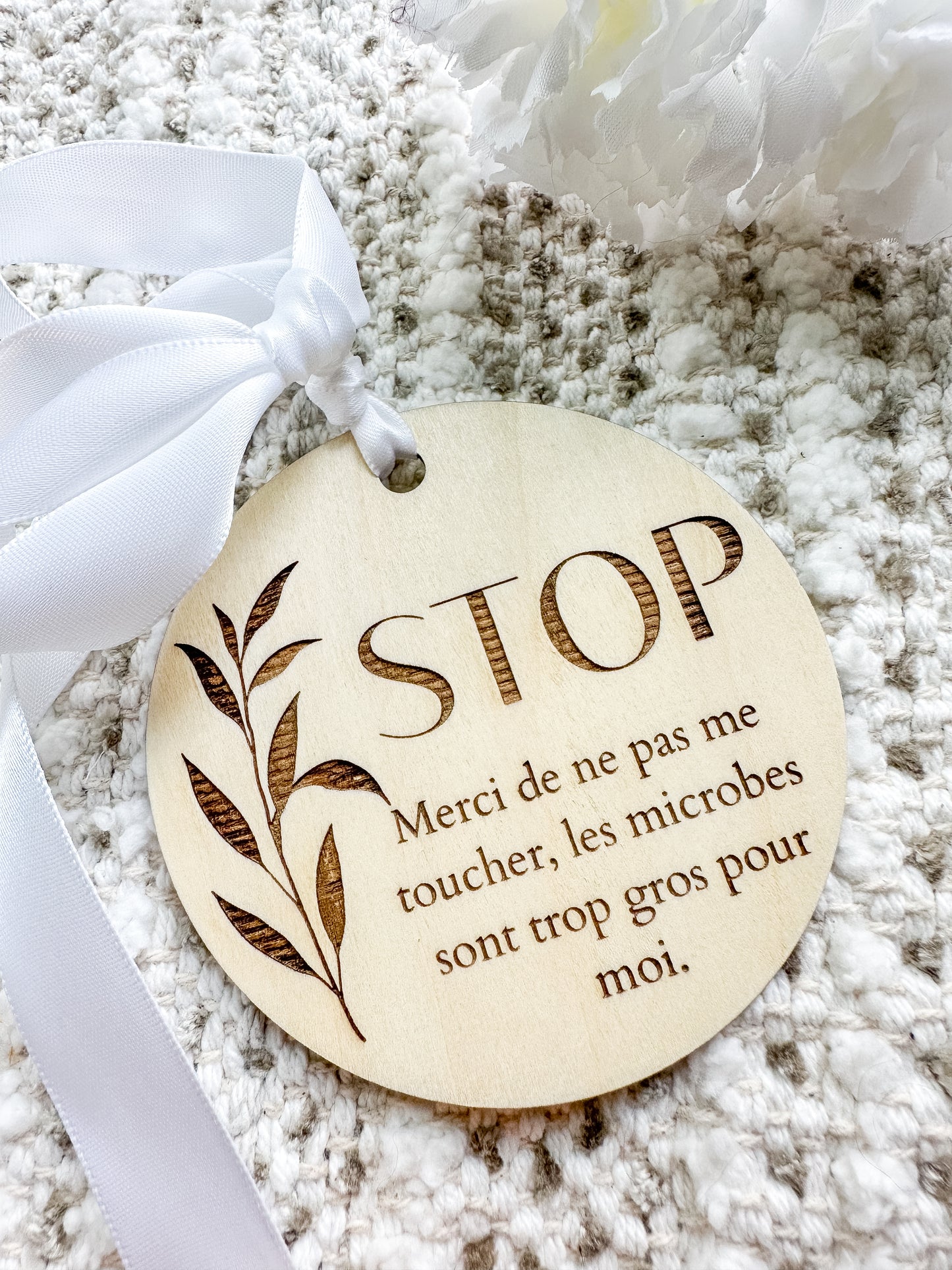 Affiche; STOP; ne pas me toucher - feuilles